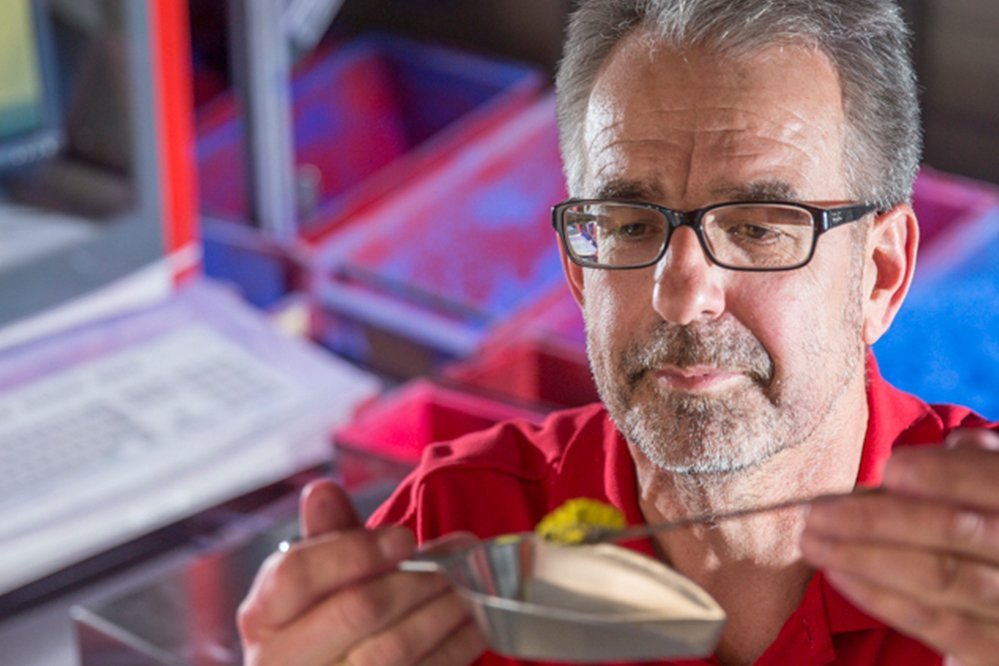 Online guidebook for chemical resistance of plastics - Colasit